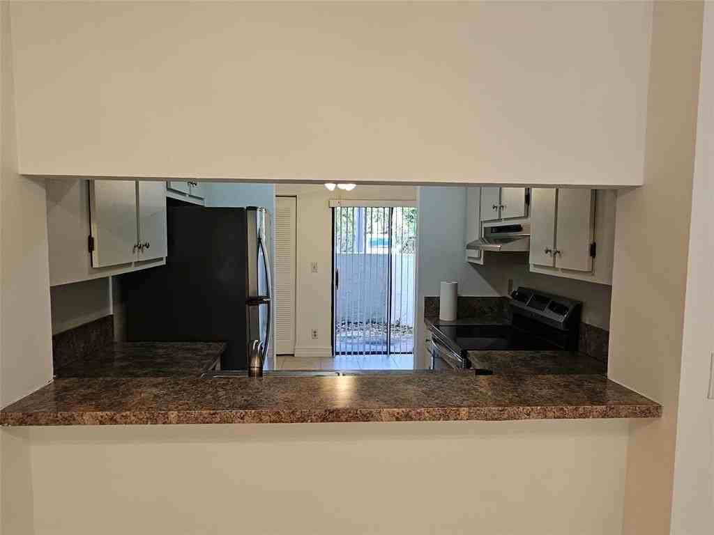 5583 Courtyard Dr #5583 - Photo 4 of 20