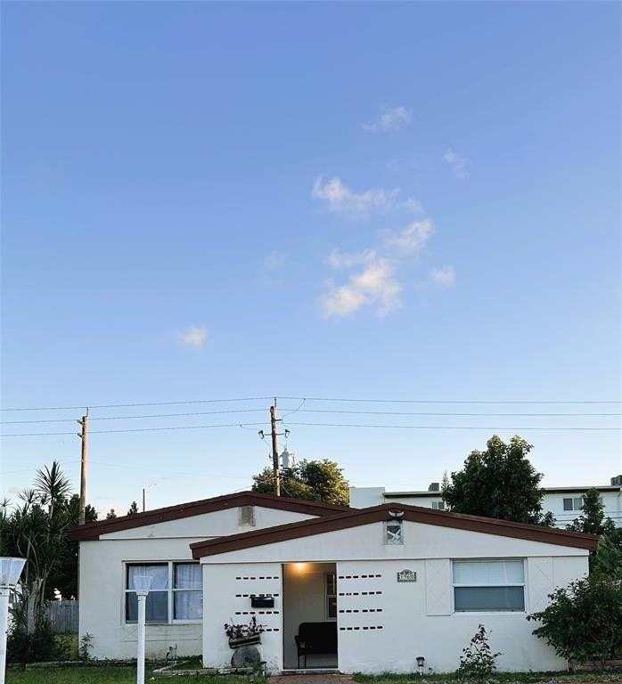 1960 Ne 173rd St - Photo 2 of 9