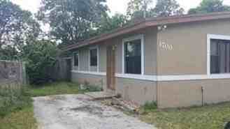 1700 Nw 15th Ter - Photo 1 of 1