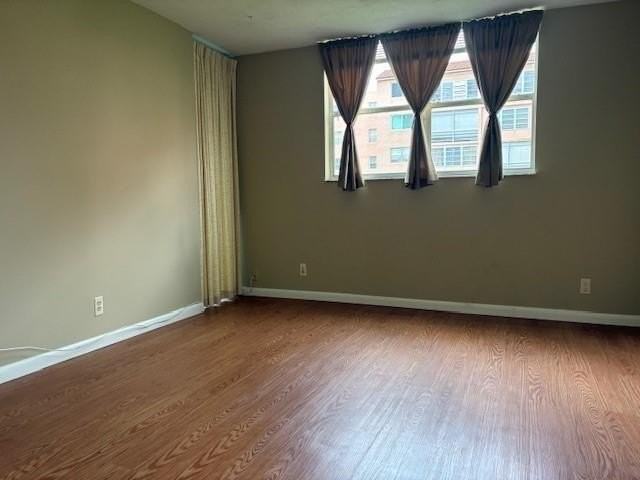 2831 Somerset Dr #106 - Photo 6 of 11