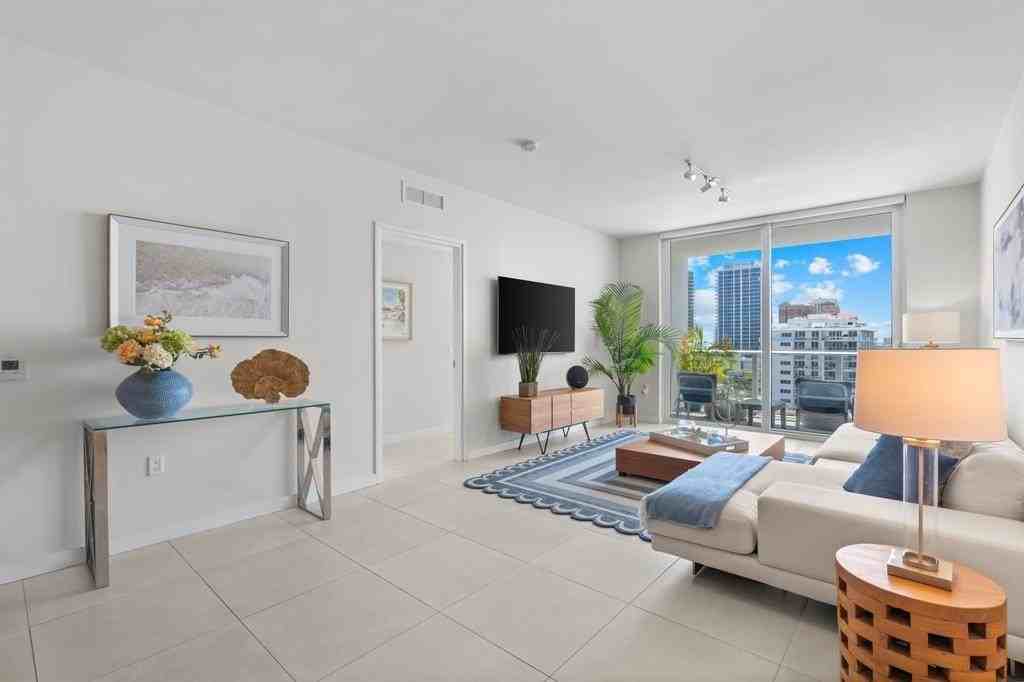 401 N Birch Rd #1102 - Photo 3 of 31