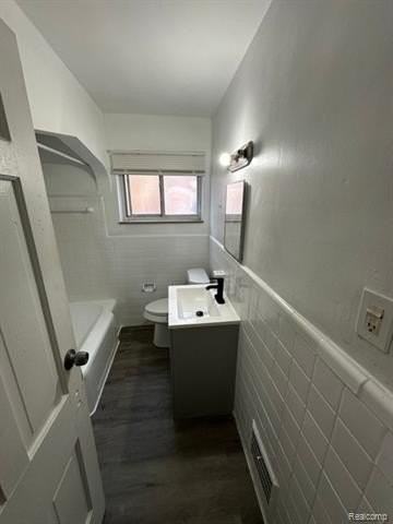 10603 Mckinney St - Photo 4 of 8