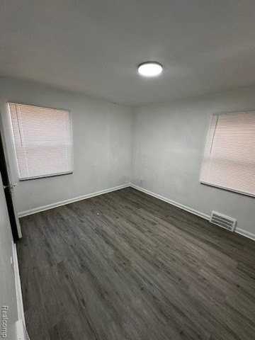 10603 Mckinney St - Photo 6 of 8