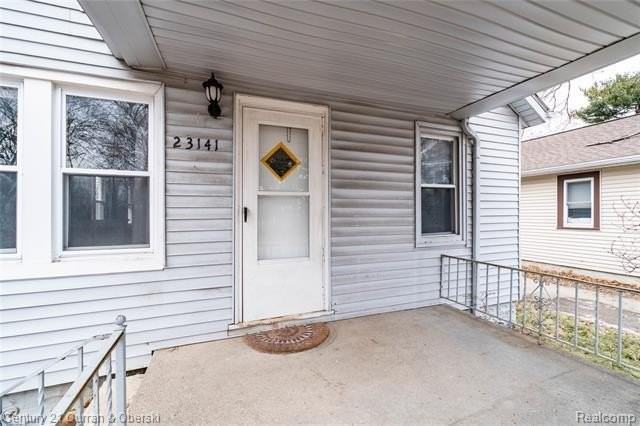 23141 Harding Ave - Photo 3 of 23