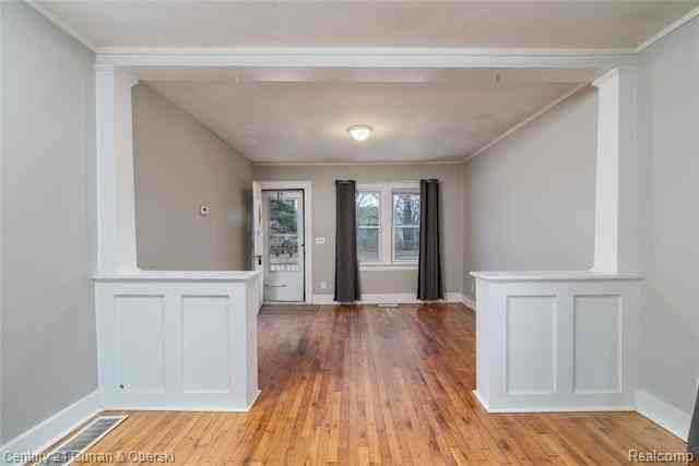 23141 Harding Ave - Photo 4 of 23