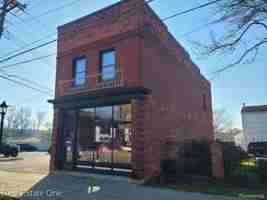 featured image of 422 Mill St