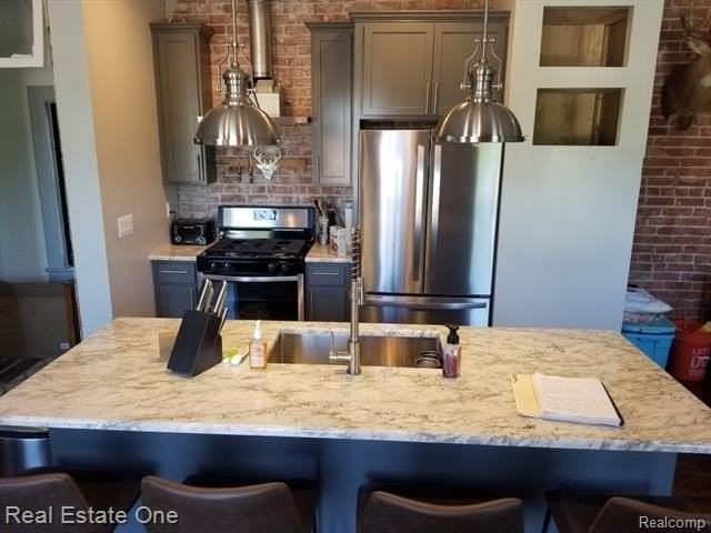 422 Mill St - Photo 5 of 7