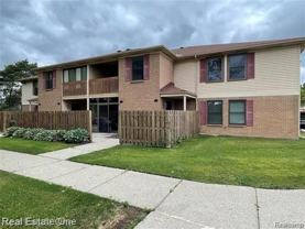 19317 Surrey Ln - Photo 1 of 1