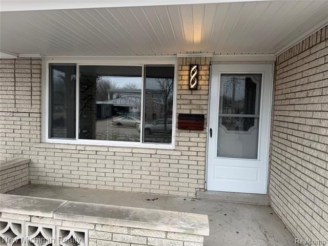 5232 Dickson Dr - Photo 2 of 43