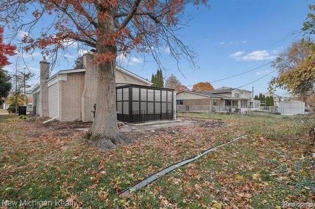 5232 Dickson Dr - Photo 4 of 43