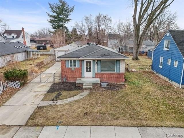 25037 Joy Rd - Photo 7 of 32