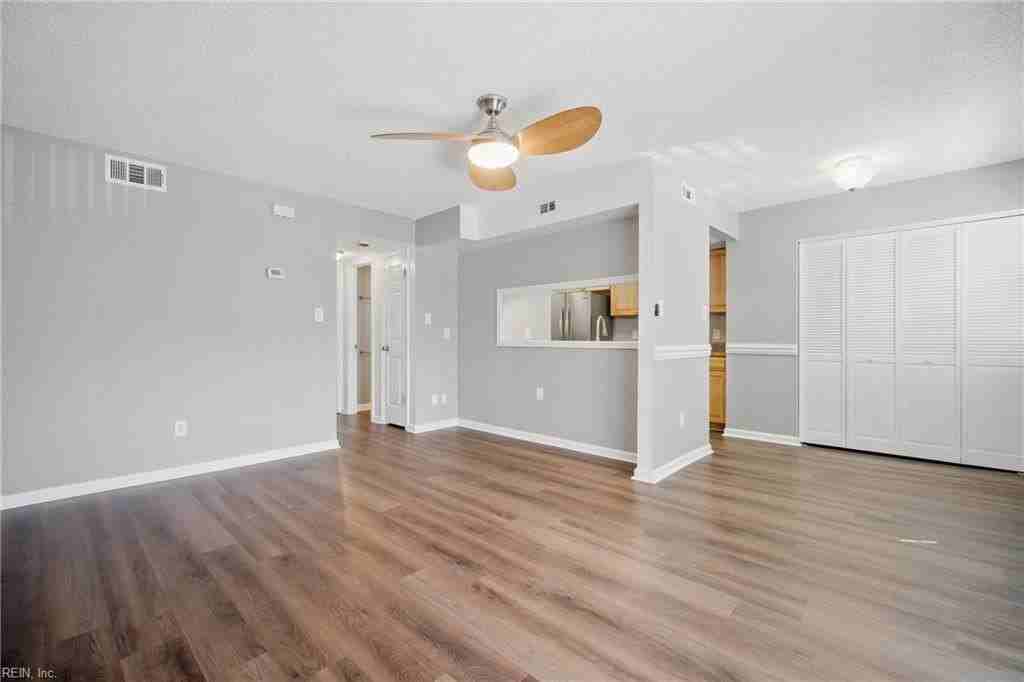 3528 Dublin Ct - Photo 5 of 21