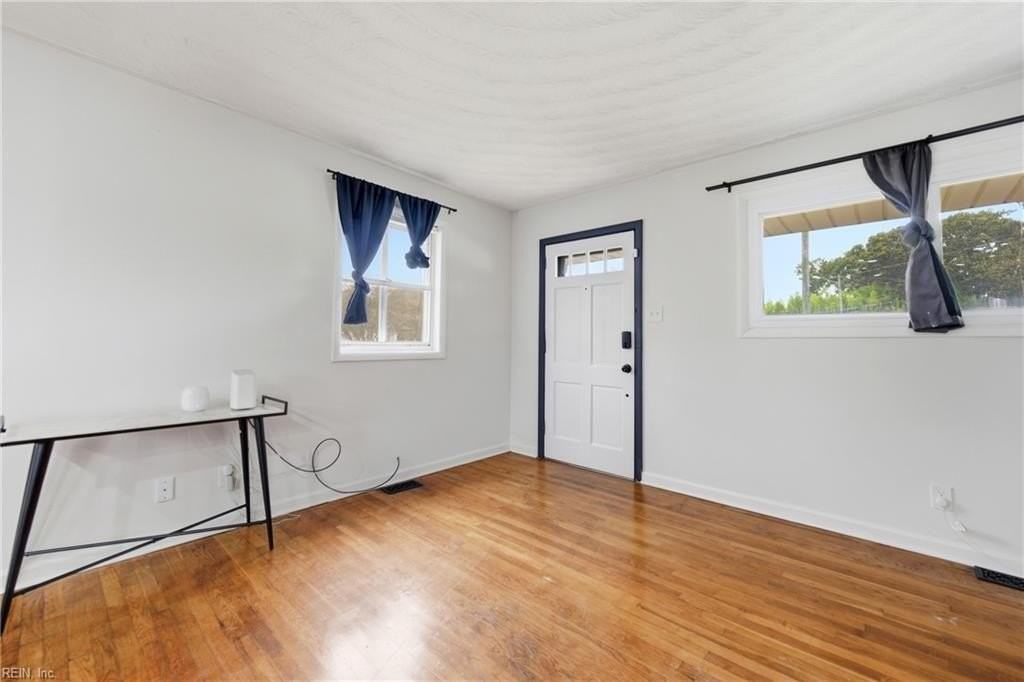 101 Rapidan St - Photo 5 of 37