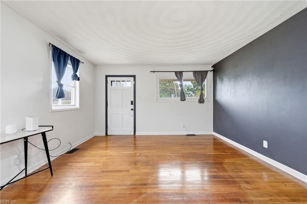 101 Rapidan St - Photo 7 of 37