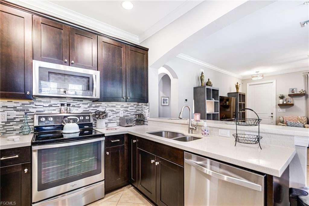 1359 Artesia Dr E #102 - Photo 4 of 8