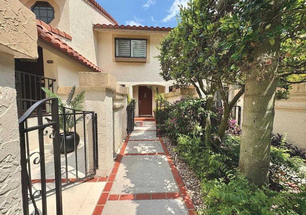 7744 La Mirada Dr - Photo 3 of 33