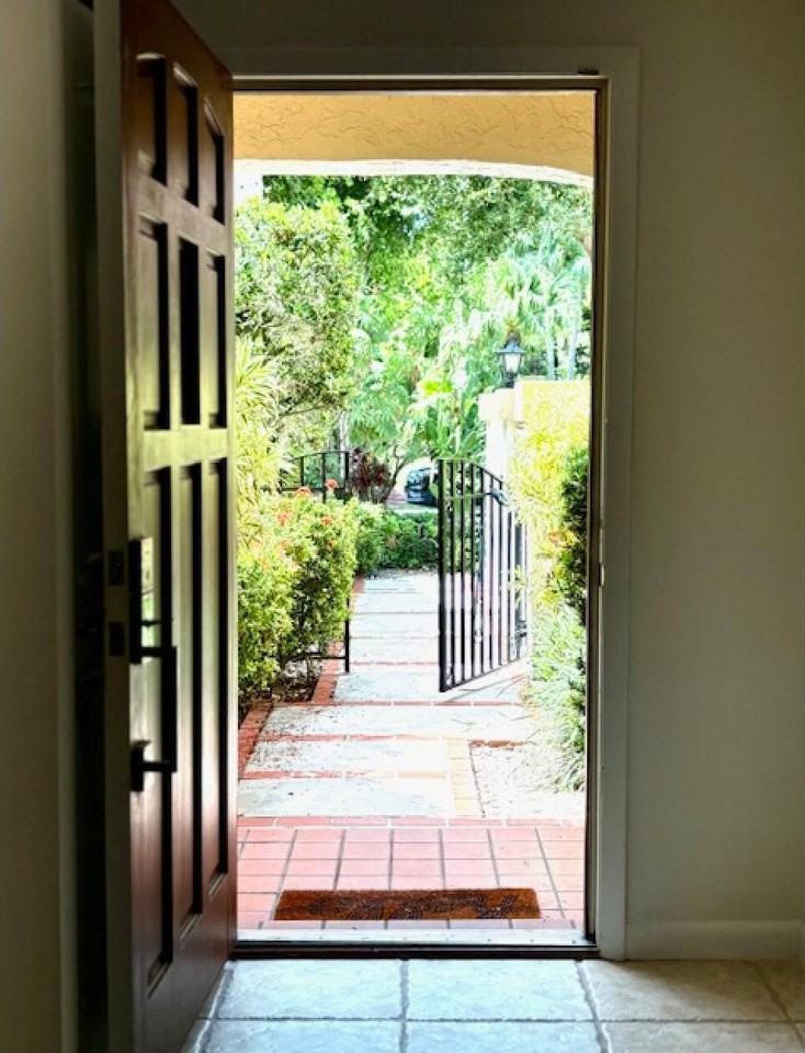 7744 La Mirada Dr - Photo 5 of 33