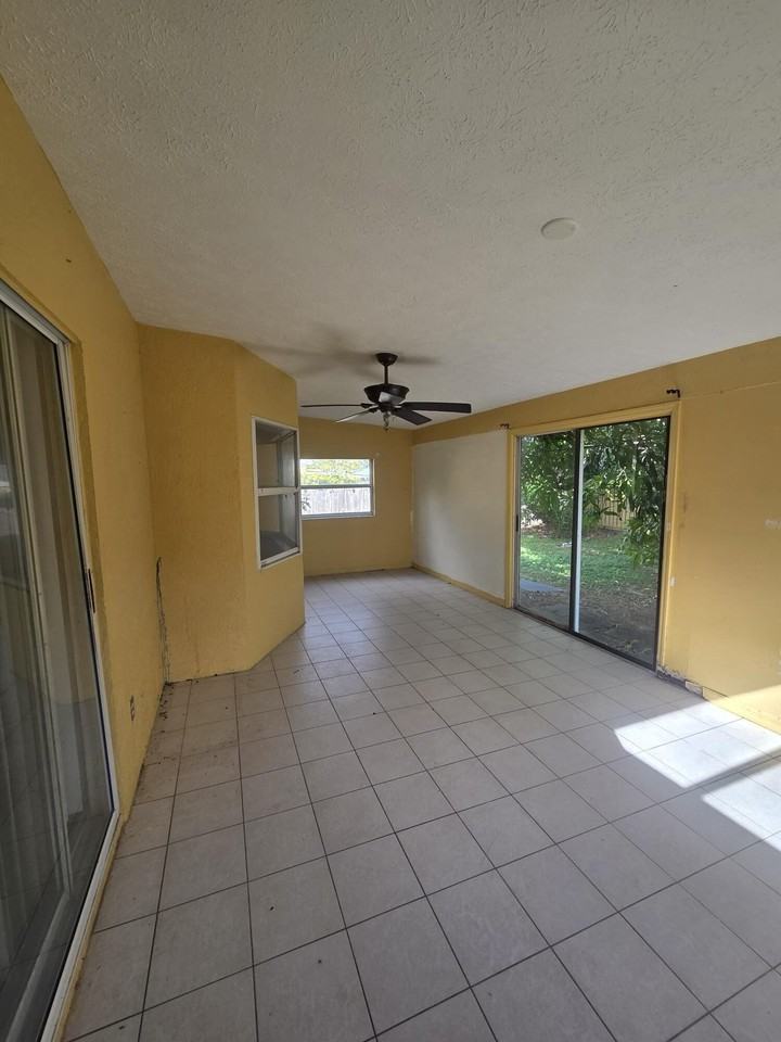 2081 Se Stonecrop St - Photo 7 of 14