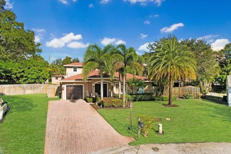 2220 W Pineridge Ct - Photo 3 of 50