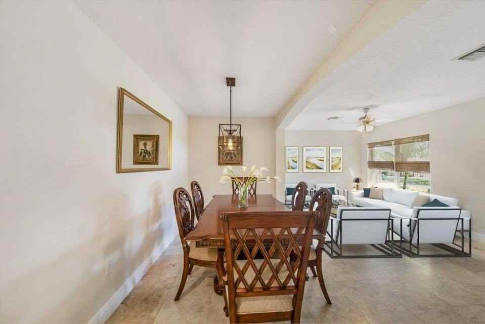 2220 W Pineridge Ct - Photo 5 of 50