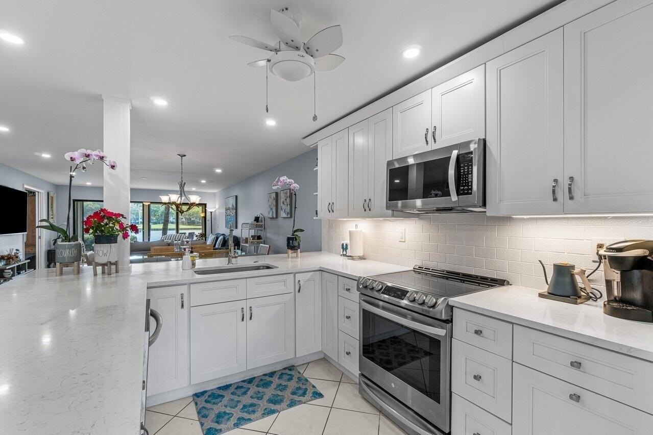 5188 Oak Hill Ln #1111 - Photo 4 of 40