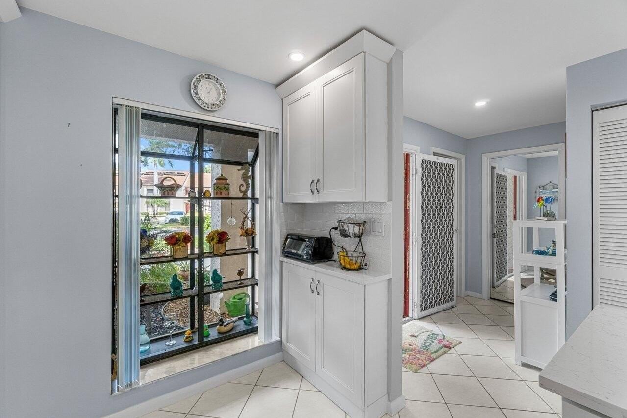 5188 Oak Hill Ln #1111 - Photo 6 of 40