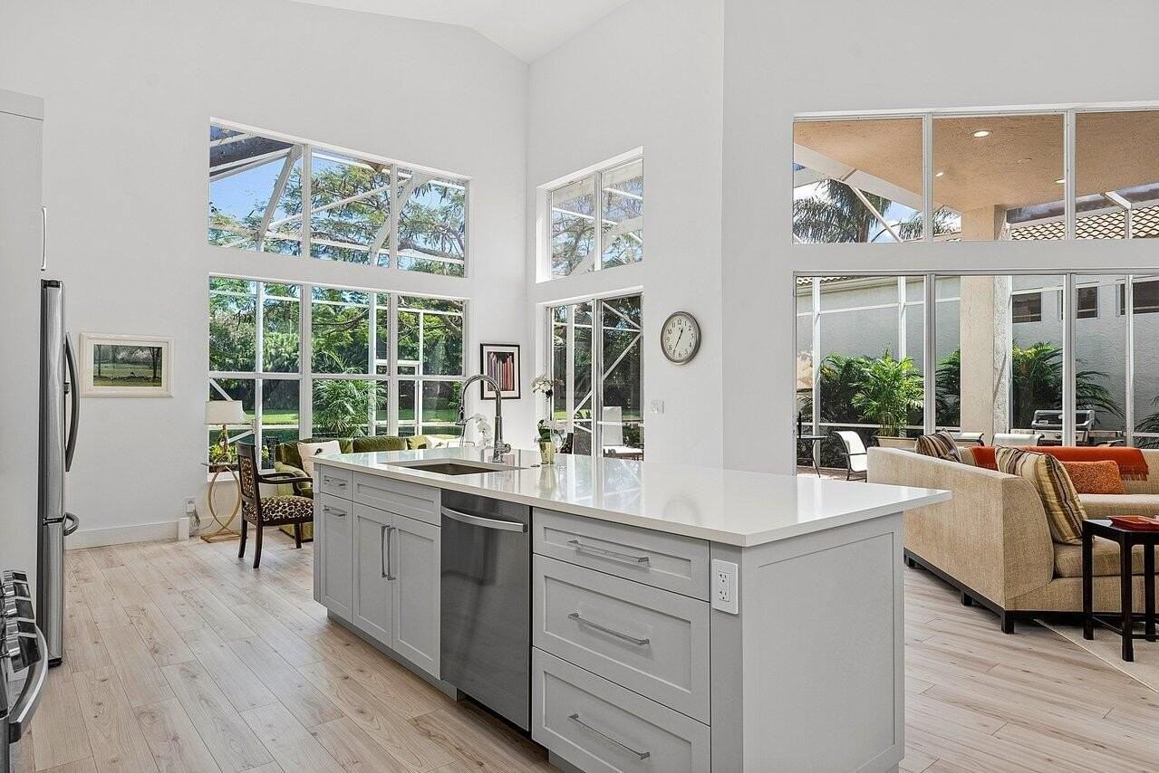 323 Sunset Bay Ln - Photo 7 of 50