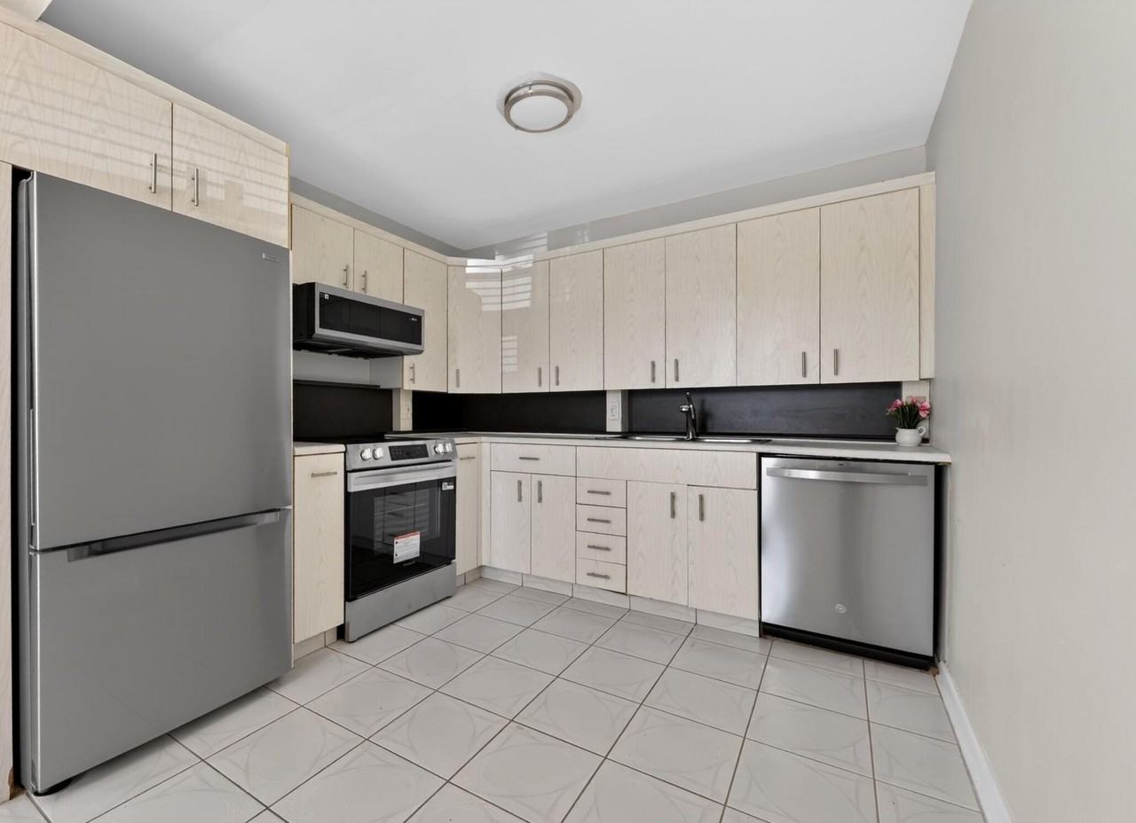 2012 Hythe A #4052 - Photo 5 of 15