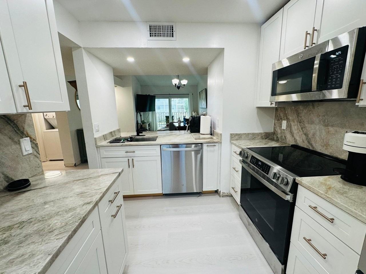 1030 Lake Shore Dr #202 - Photo 5 of 19