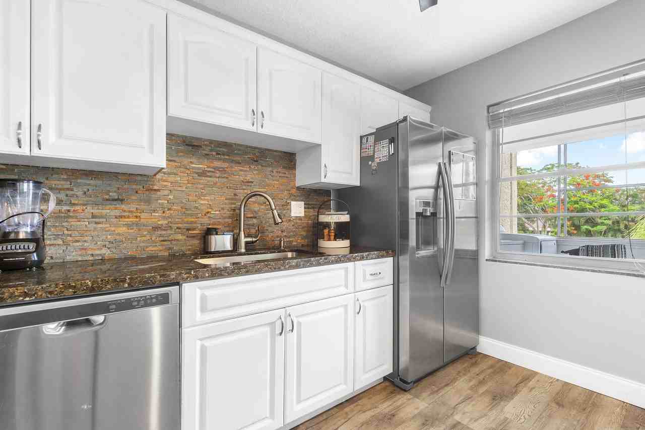 126 Sparrow Dr #11B - Photo 4 of 15