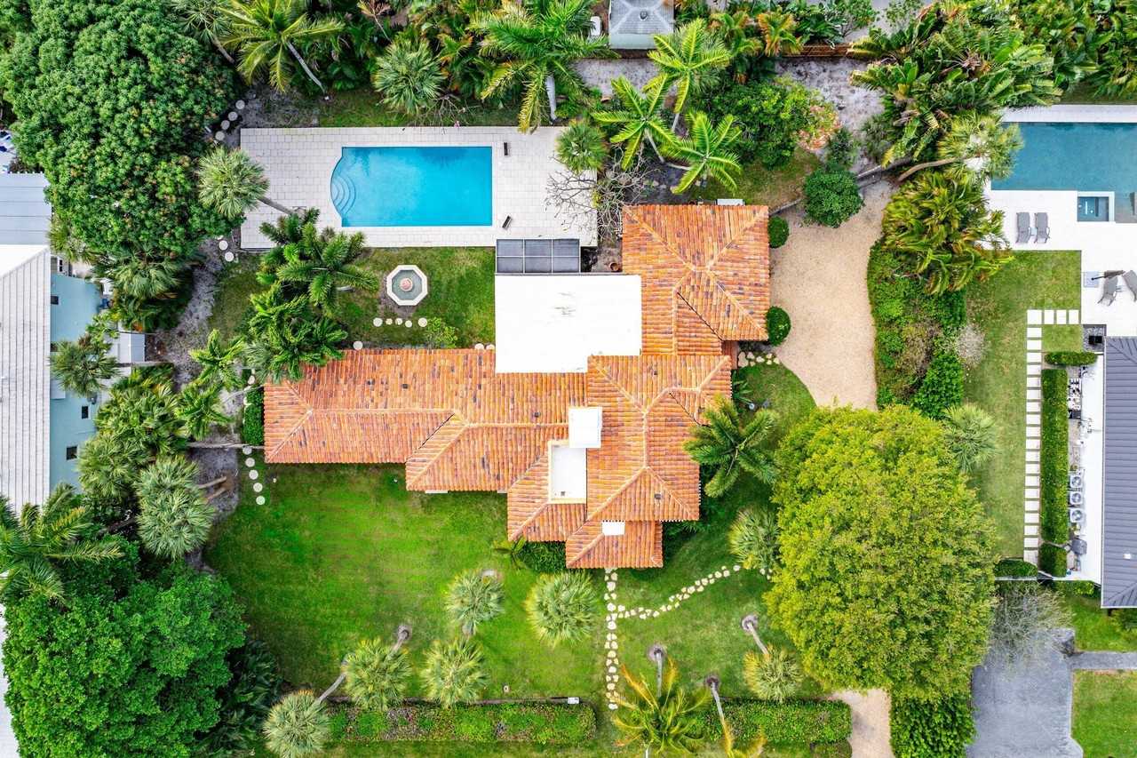 334 Palm Trl - Photo 4 of 35