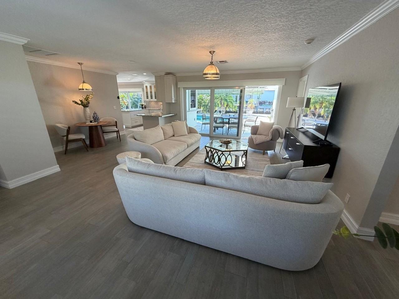 5567 Rico Dr - Photo 3 of 40