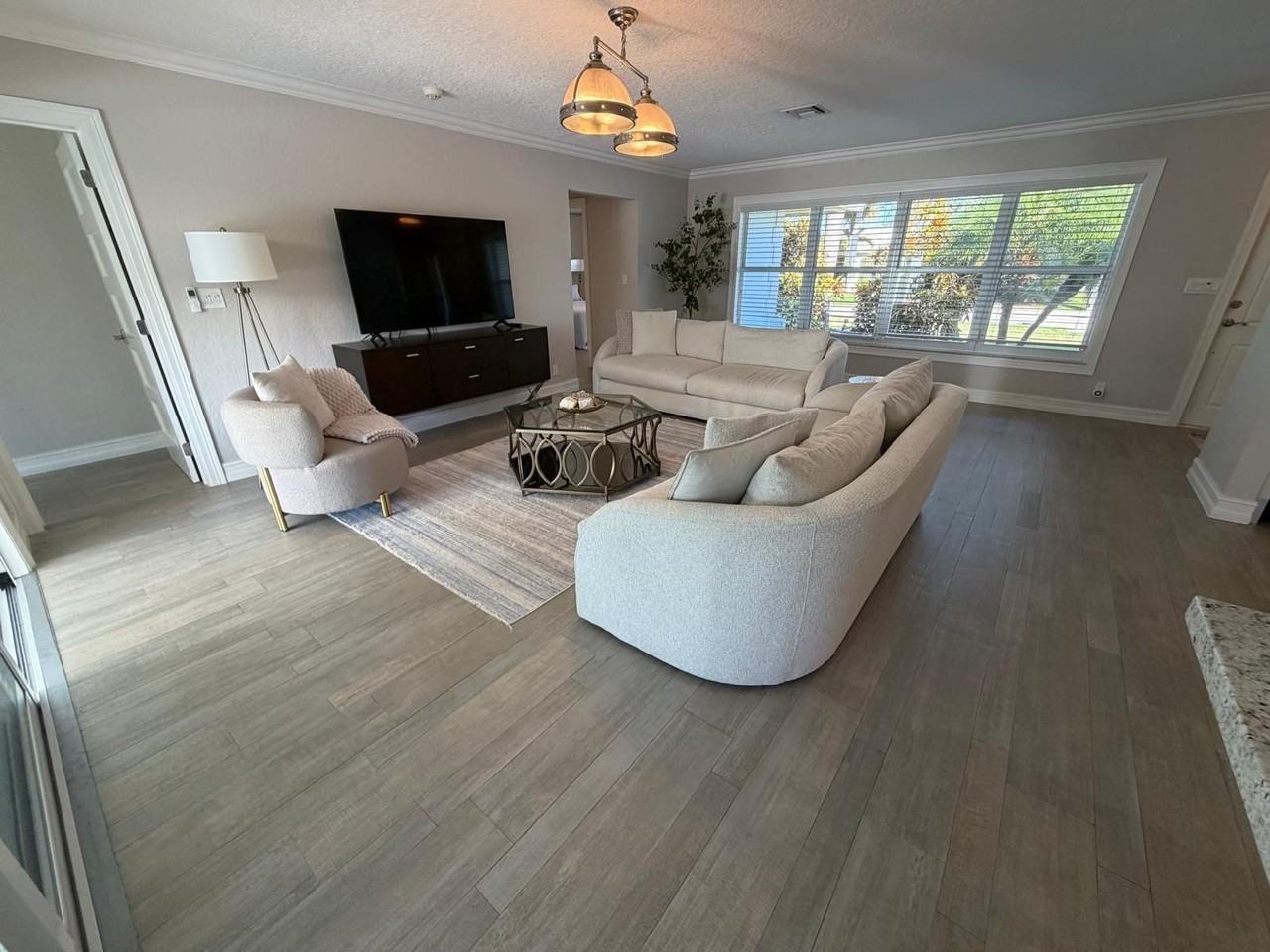 5567 Rico Dr - Photo 5 of 40