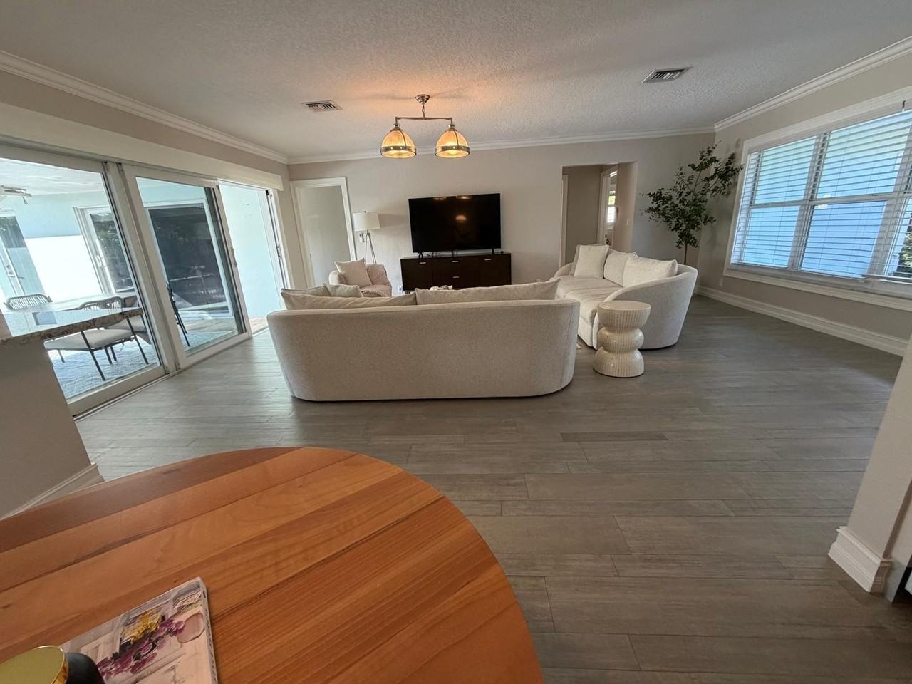 5567 Rico Dr - Photo 7 of 40