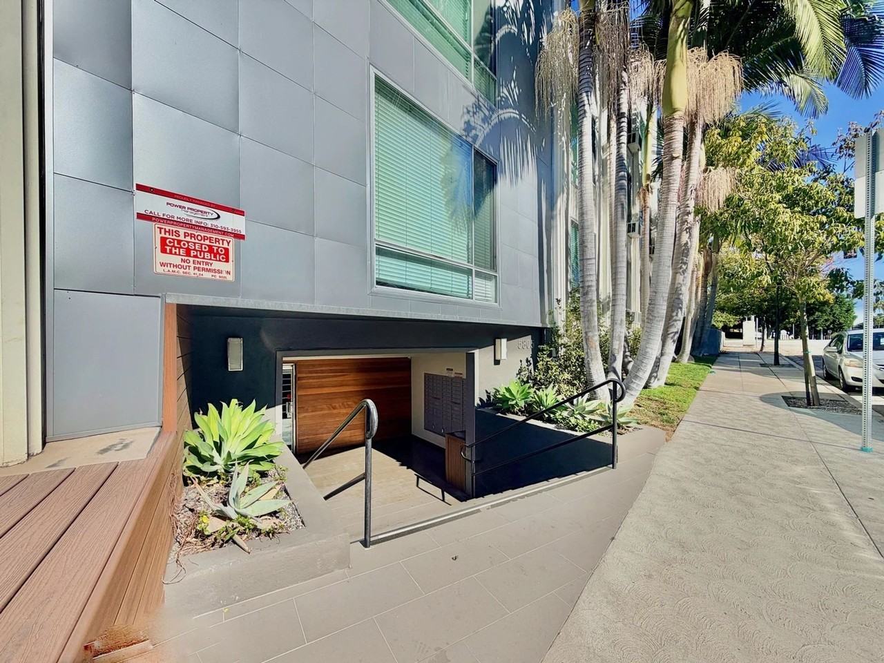 Wilshire Embassy Apartments - Photo 2 of 8