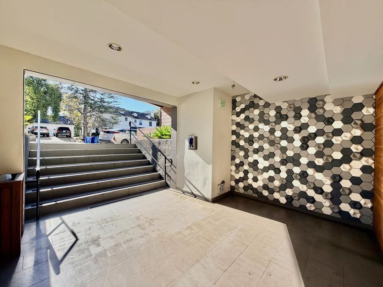 Wilshire Embassy Apartments - Photo 3 of 8