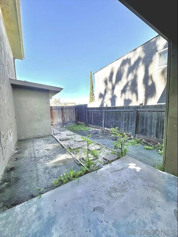 1016 Leslie Rd Apt A #A - Photo 6 of 7