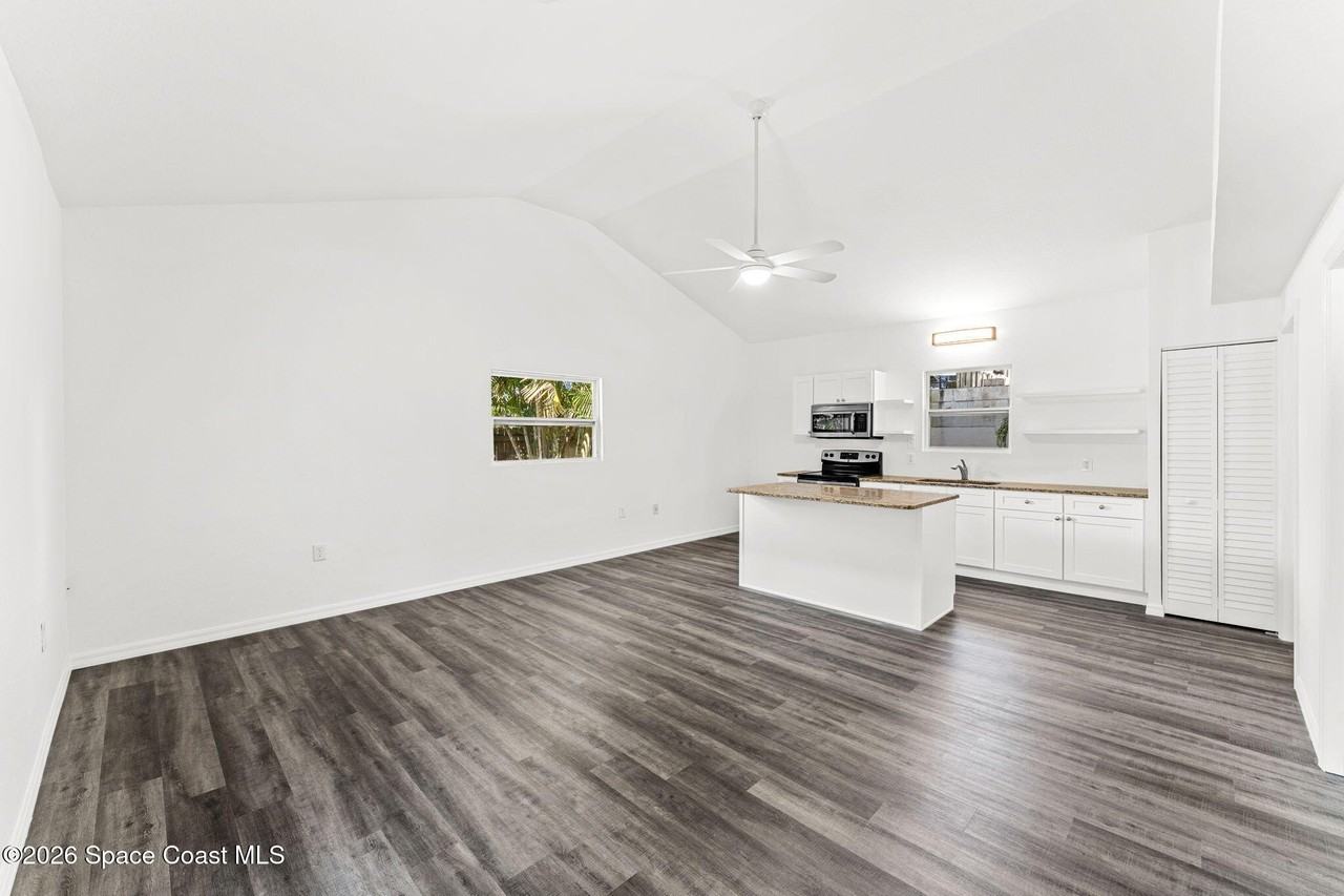 1625 Hortana Dr - Photo 4 of 32