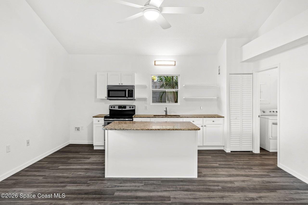 1625 Hortana Dr - Photo 5 of 32