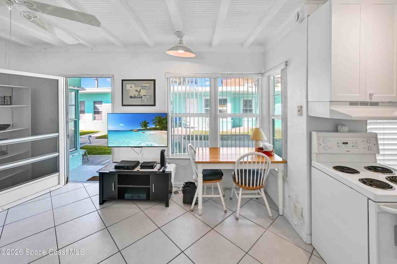 1365 S Atlantic Ave Apt 3b #3B - Photo 2 of 17