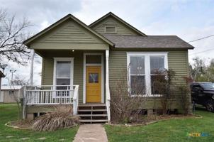 featured image of 109 E Bailey St