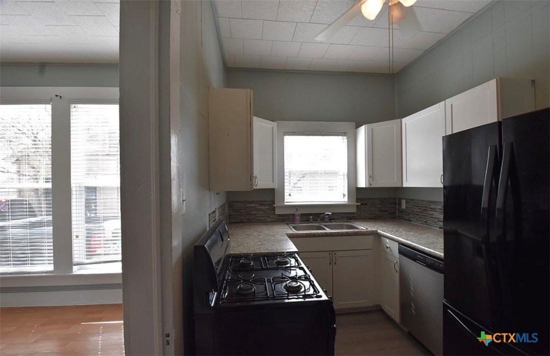 109 E Bailey St - Photo 4 of 9