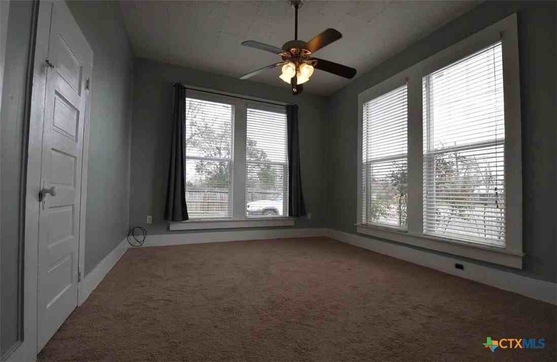 109 E Bailey St - Photo 5 of 9