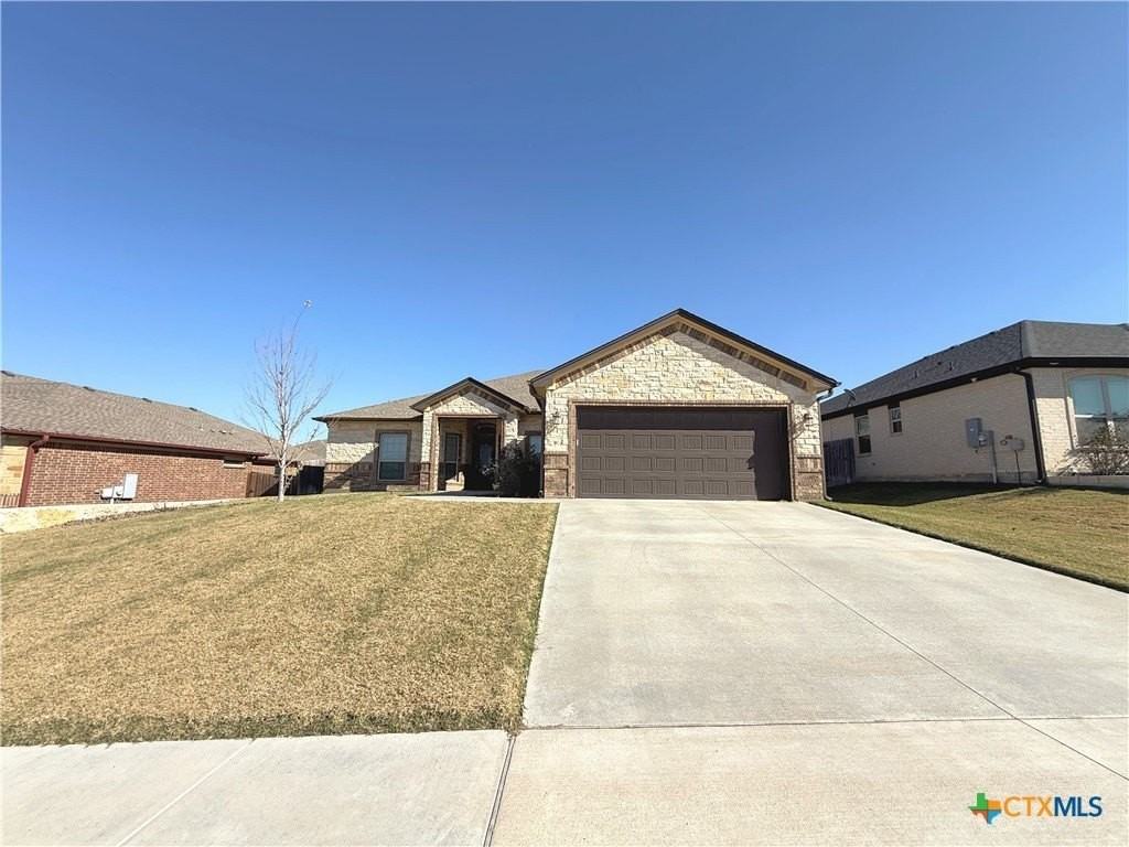 8402 Platinum Dr - Photo 2 of 15