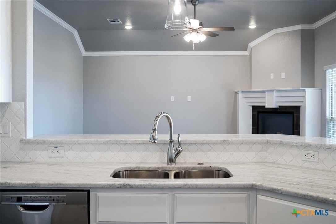 8402 Platinum Dr - Photo 6 of 15