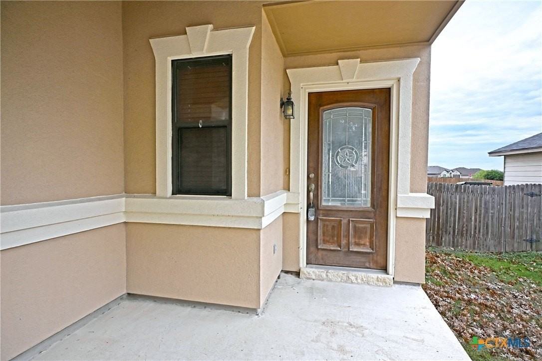 264 Cordero Dr - Photo 2 of 32