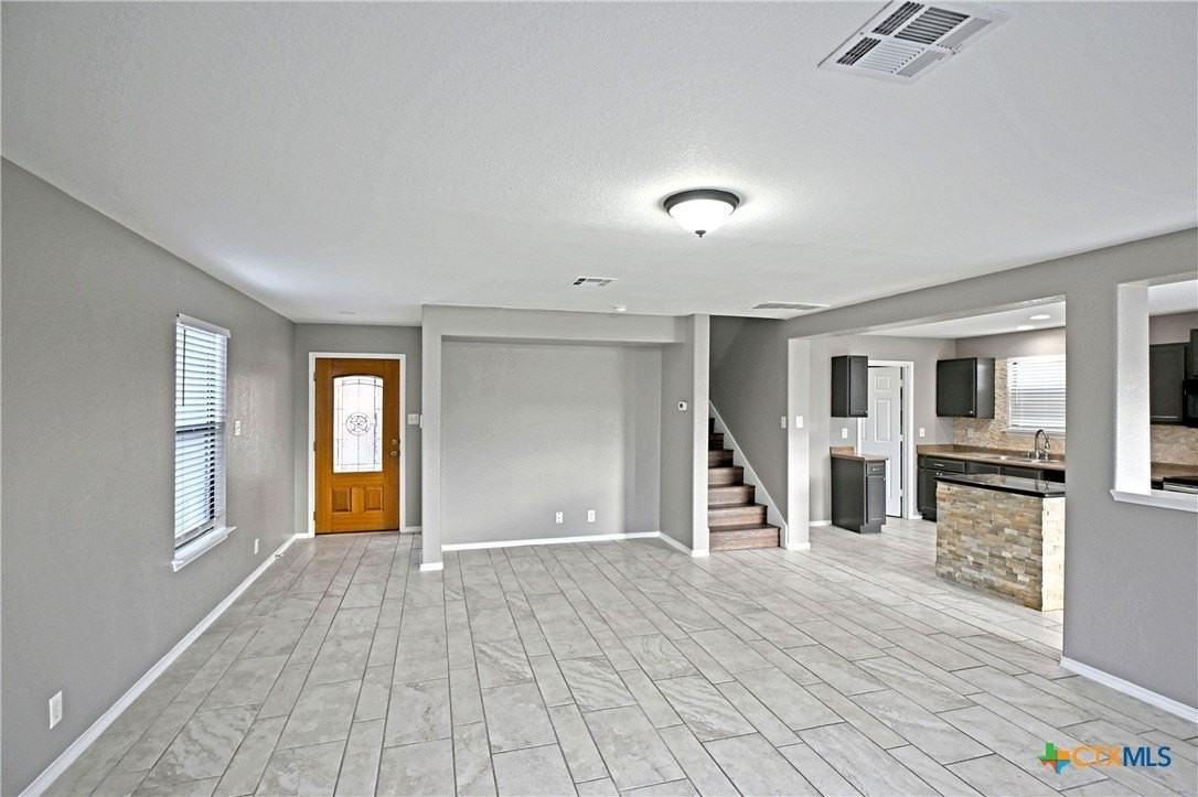 264 Cordero Dr - Photo 3 of 32