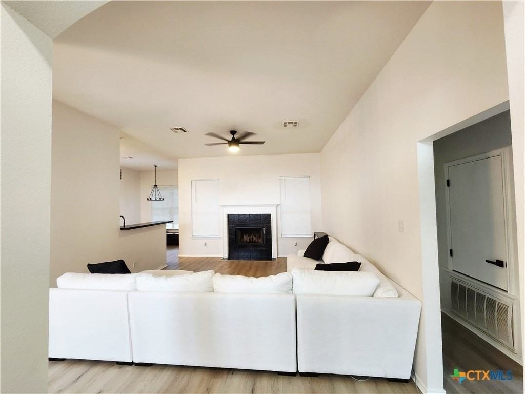 1212 Neuberry Cliffe - Photo 3 of 19