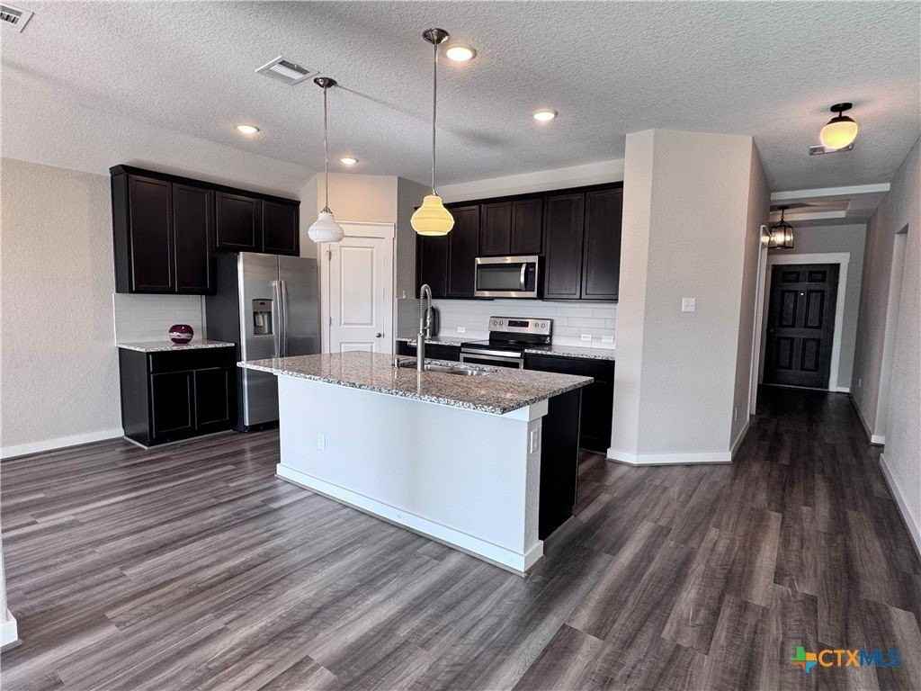 300 Colthorpe Ln - Photo 6 of 46