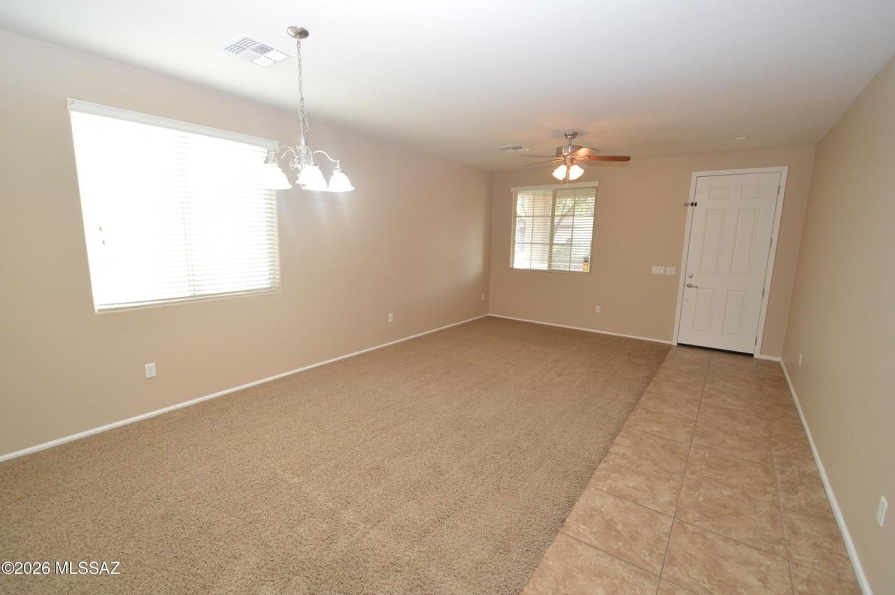 10439 S Cutting Horse Dr - Photo 4 of 16